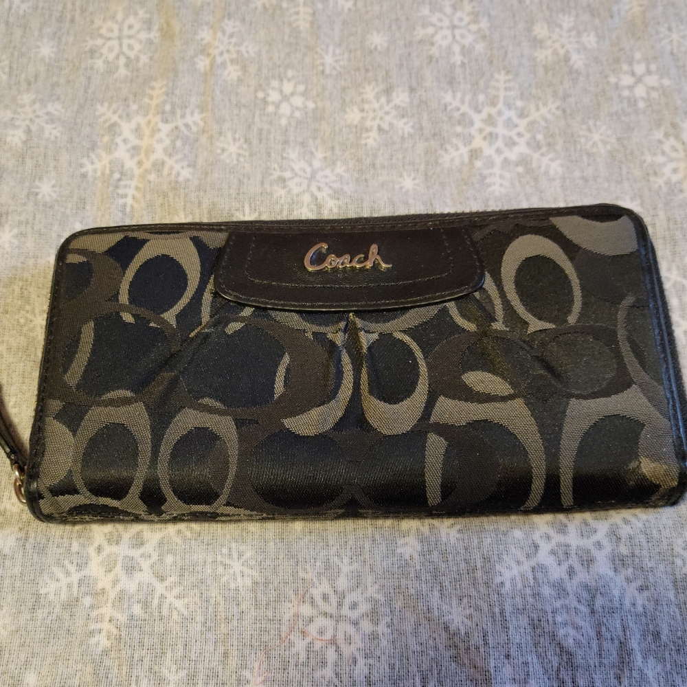 Coach full zip wallet